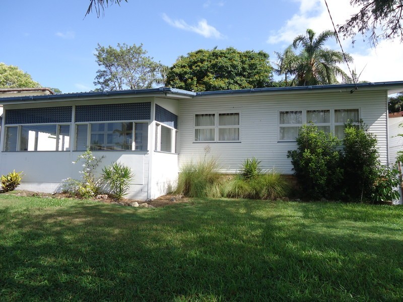 26 Heydon Avenue, Labrador QLD 4215