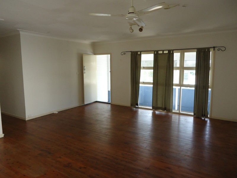 26 Heydon Avenue, Labrador QLD 4215