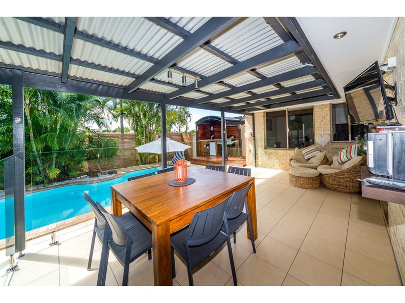 17 Spikes Court, Arundel QLD 4214