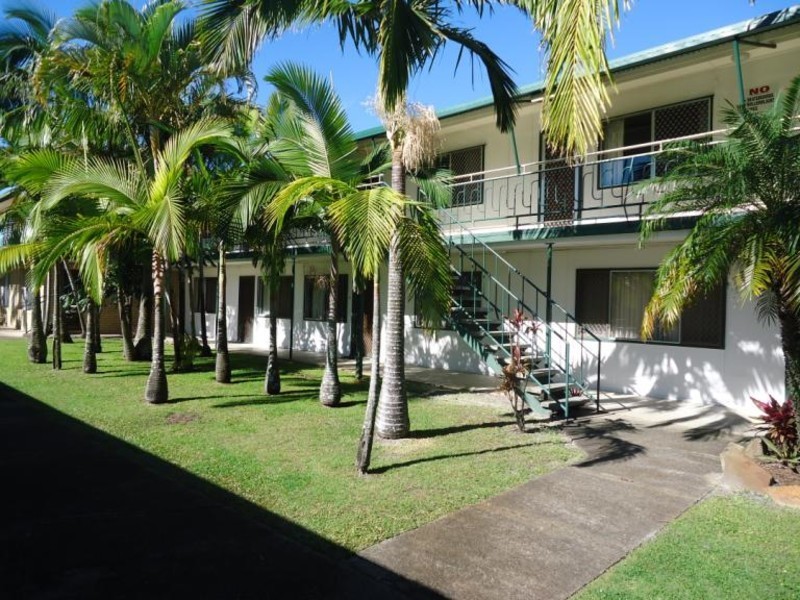 4/33 Ahern Street, Labrador QLD 4215