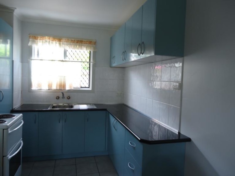 4/33 Ahern Street, Labrador QLD 4215