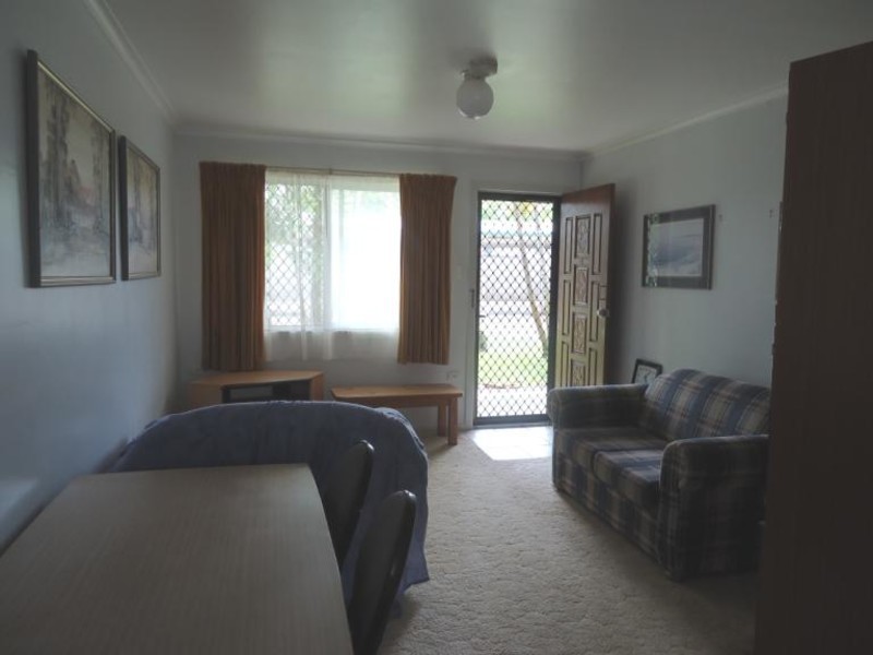 4/33 Ahern Street, Labrador QLD 4215