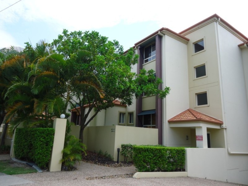 15/89 Bayview Street, Runaway Bay QLD 4216