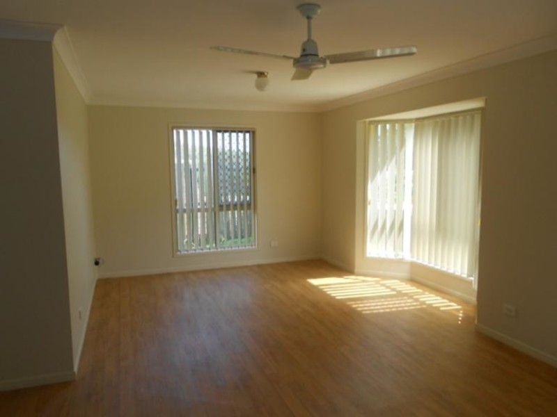 4 Pinemount Crescent, Oxenford QLD 4210