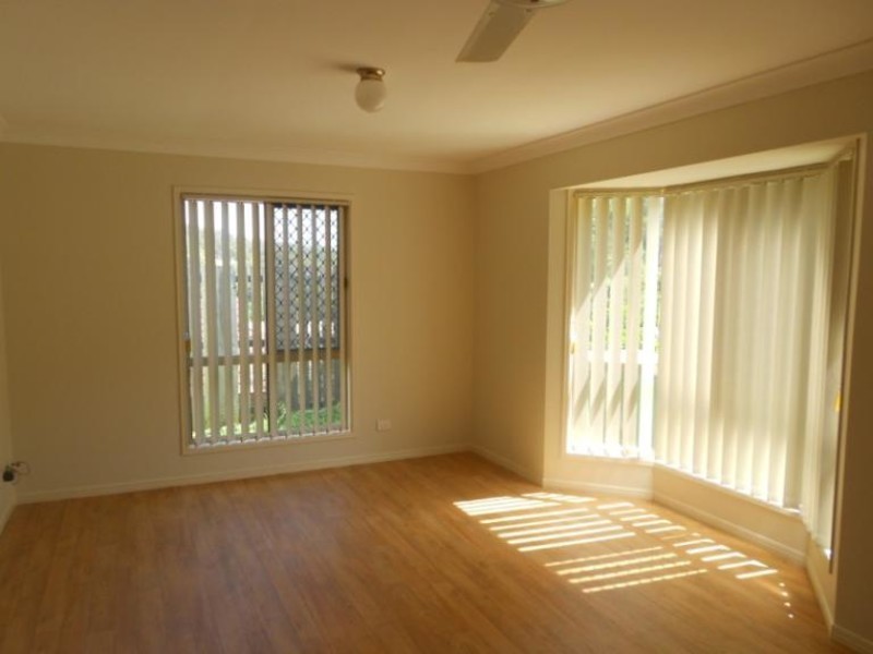 4 Pinemount Crescent, Oxenford QLD 4210