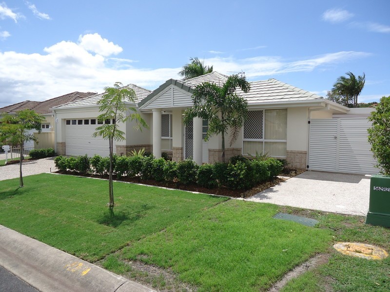4 Leighanne Crescent, Arundel QLD 4214