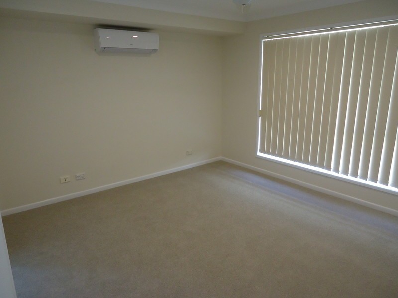 4 Leighanne Crescent, Arundel QLD 4214