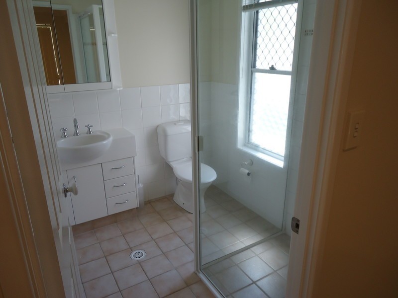 4 Leighanne Crescent, Arundel QLD 4214