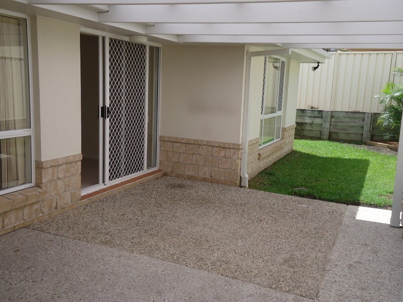 4 Leighanne Crescent, Arundel QLD 4214