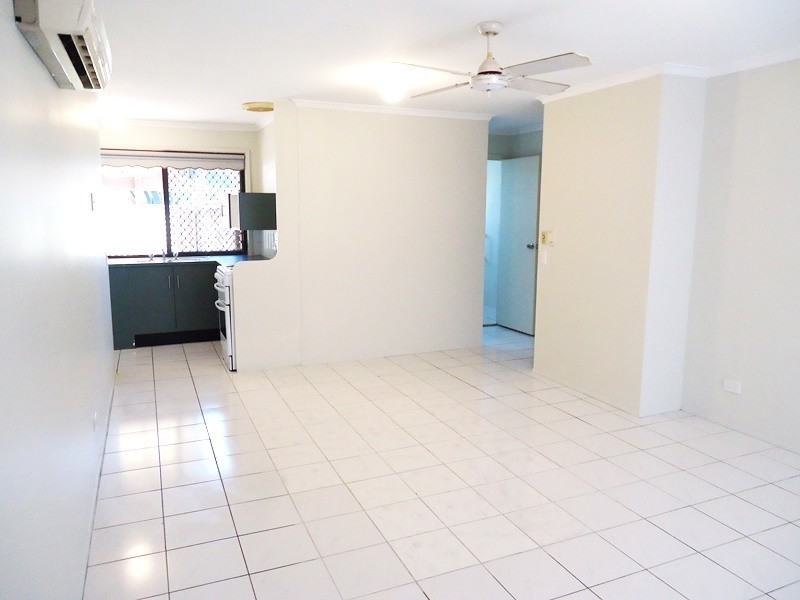 1/220 Olsen Avenue, Arundel QLD 4214