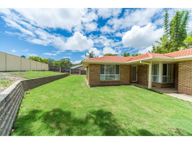 35 Clubhouse Drive, Arundel QLD 4214