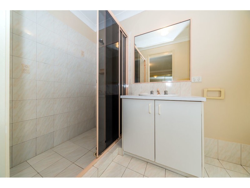 35 Clubhouse Drive, Arundel QLD 4214