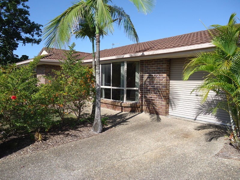2 Adaminaby Drive, Helensvale QLD 4212
