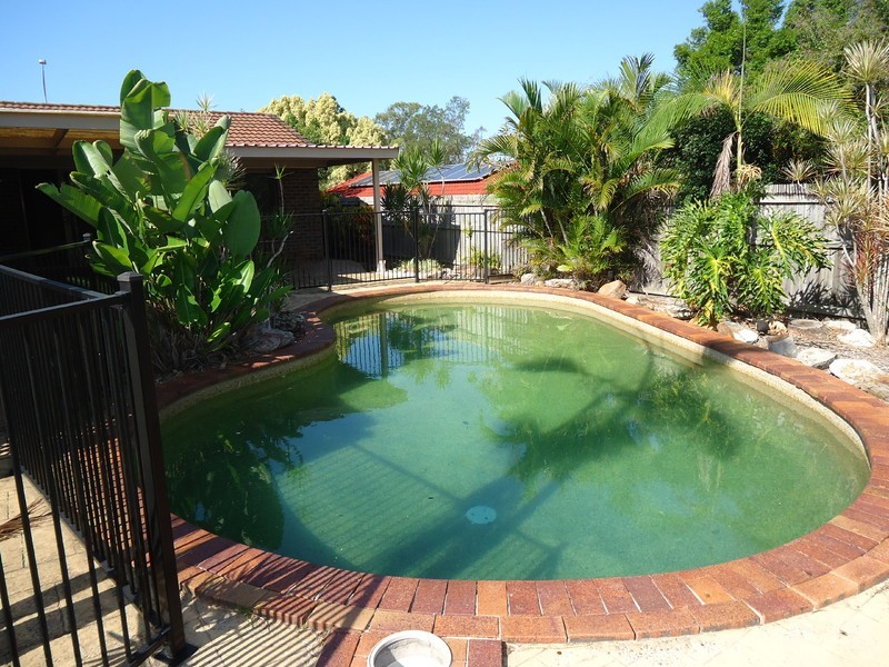 2 Adaminaby Drive, Helensvale QLD 4212