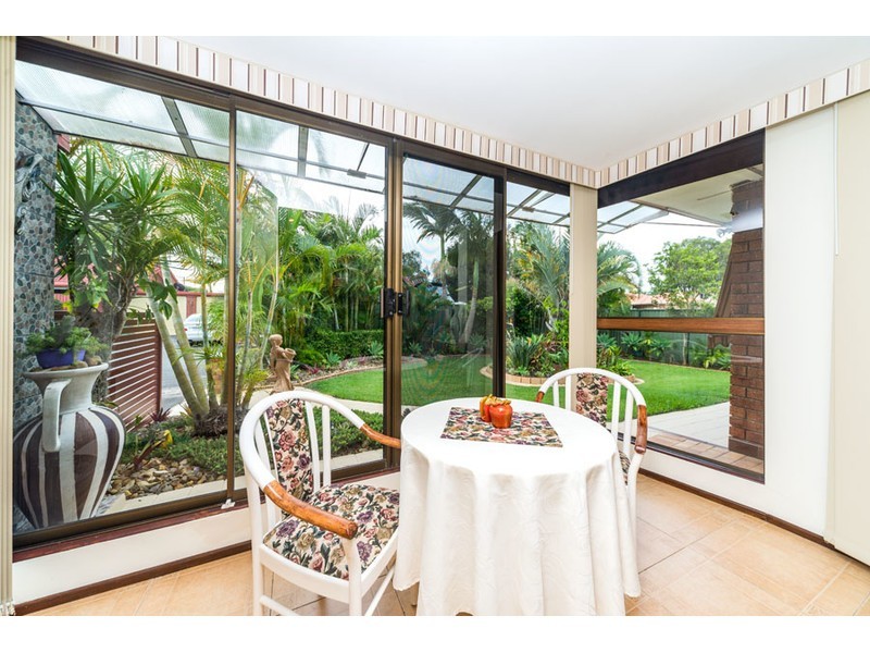 4/31 Thrush Avenue, Paradise Point QLD 4216