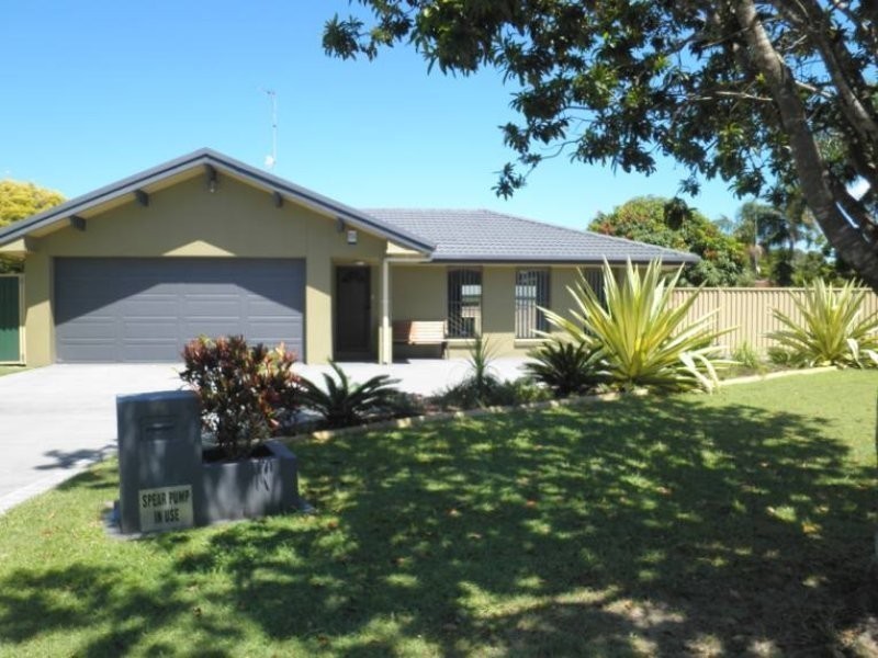 4 Burrinjuck Drive, Coombabah QLD 4216