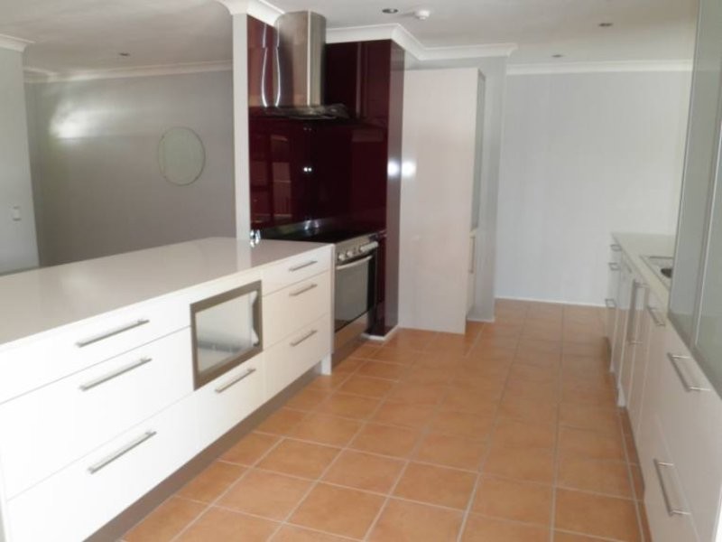 4 Burrinjuck Drive, Coombabah QLD 4216