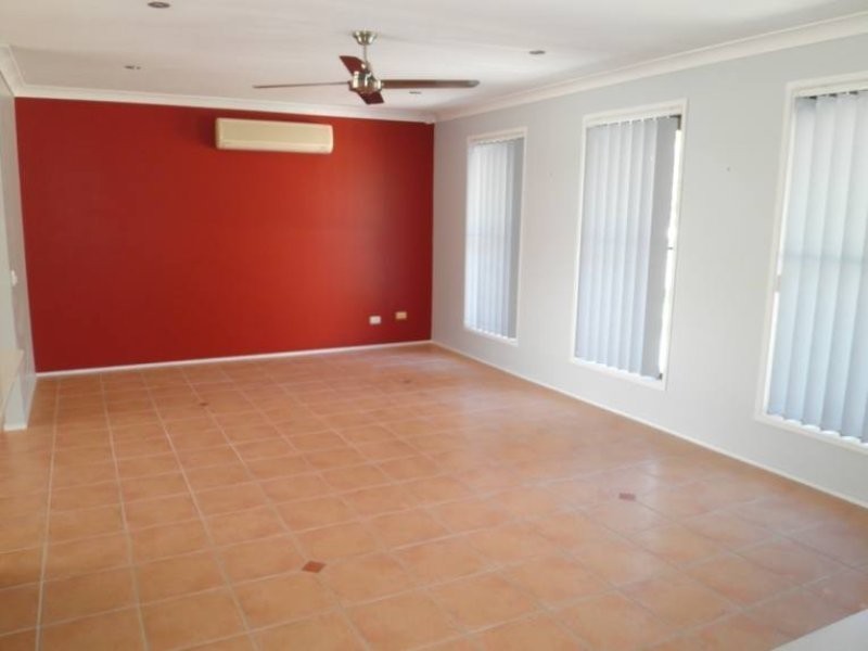 4 Burrinjuck Drive, Coombabah QLD 4216