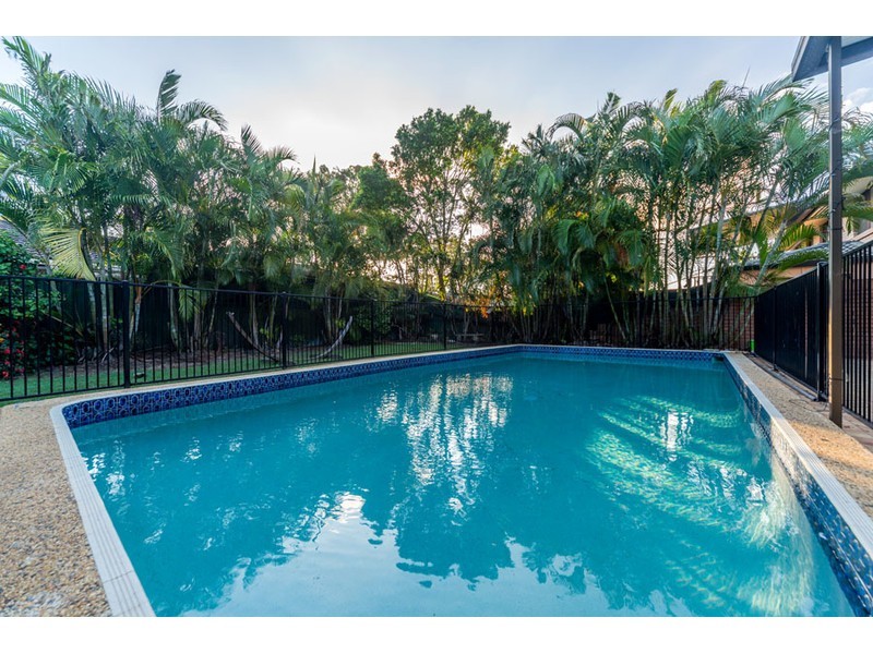 66 Hollywell Road, Biggera Waters QLD 4216