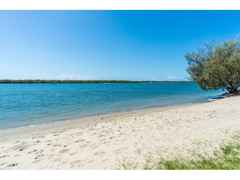 1/10 Cassia Street, Runaway Bay QLD 4216