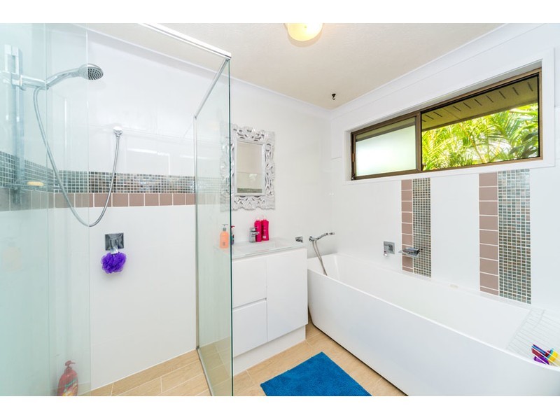 3 Primrose Court, Hollywell QLD 4216