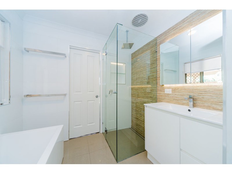 9 Matisse Court, Coombabah QLD 4216