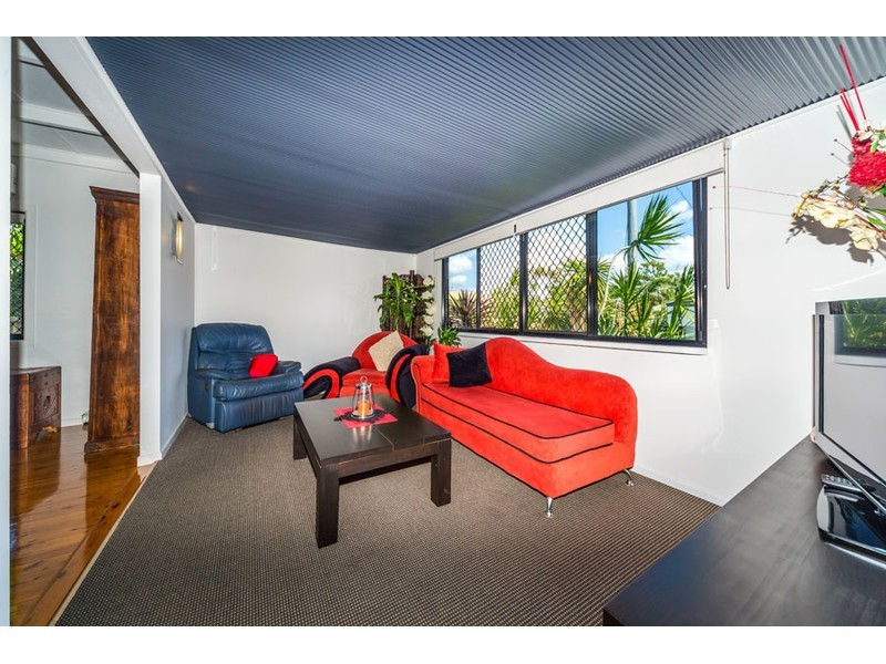 15 Jacaranda Avenue, Hollywell QLD 4216