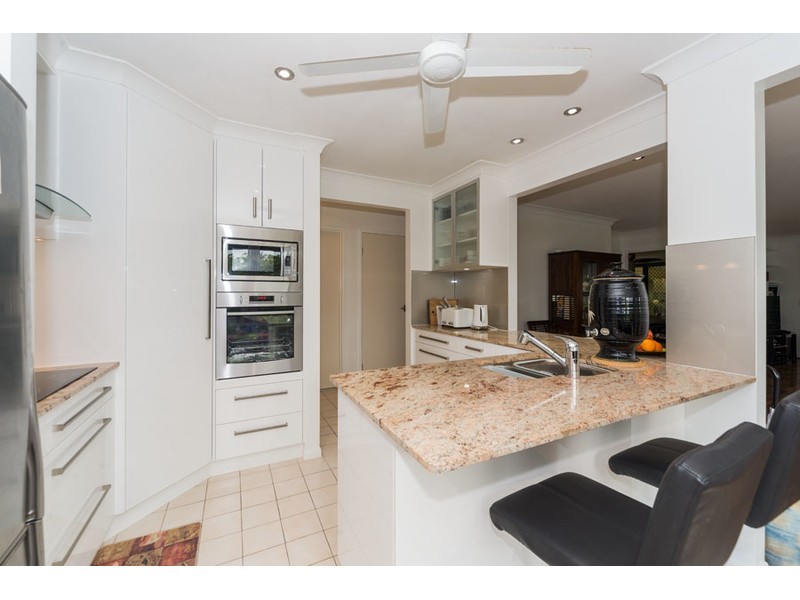 17/19 Santa Barbara Road, Hope Island QLD 4212