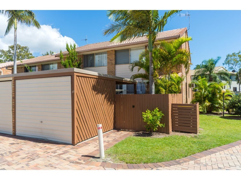 20/81 Olsen Avenue, Labrador QLD 4215