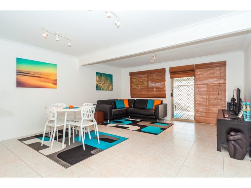 20/81 Olsen Avenue, Labrador QLD 4215