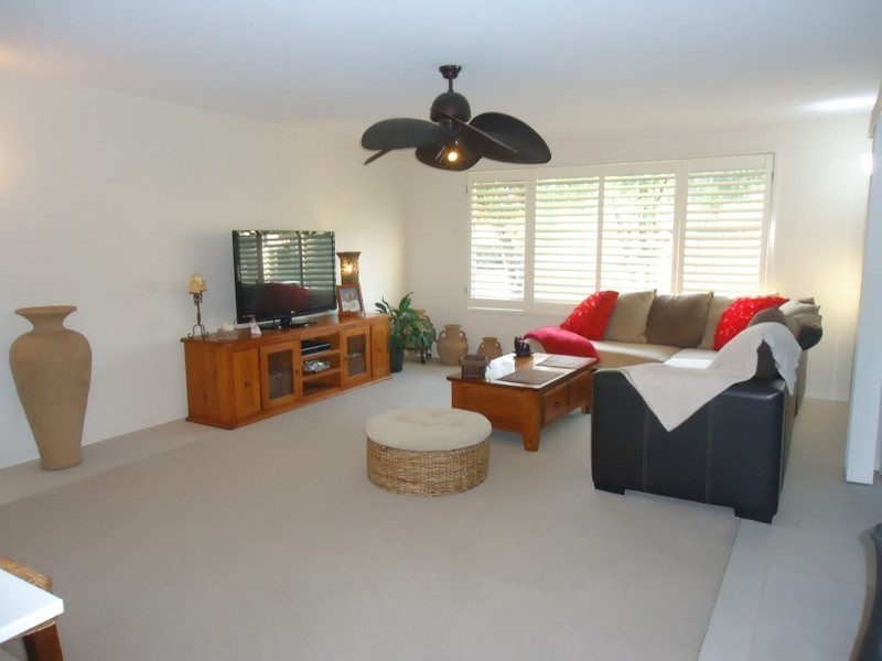 18 St Nicholas Street, Runaway Bay QLD 4216