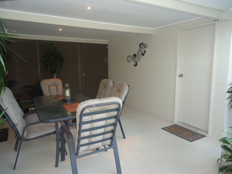 18 St Nicholas Street, Runaway Bay QLD 4216