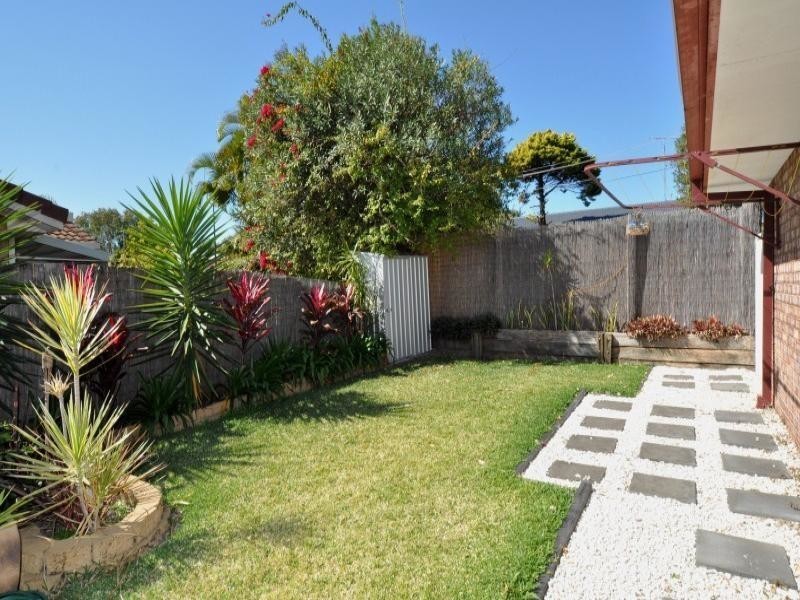 2/2 Freeman Street, Labrador QLD 4215