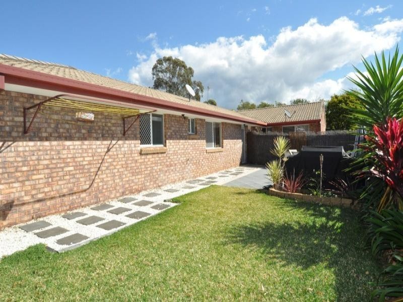 2/2 Freeman Street, Labrador QLD 4215