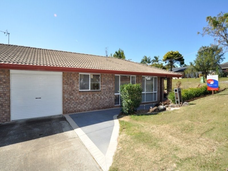 2/2 Freeman Street, Labrador QLD 4215