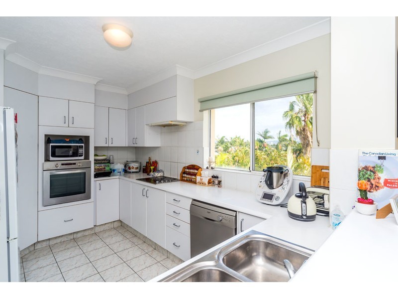 32/41A Broadwater Street, Runaway Bay QLD 4216