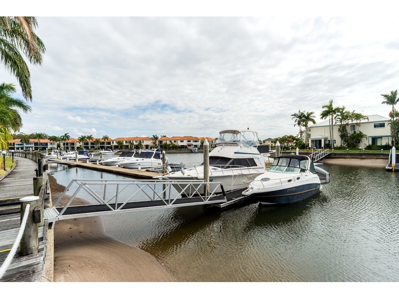 32/41A Broadwater Street, Runaway Bay QLD 4216