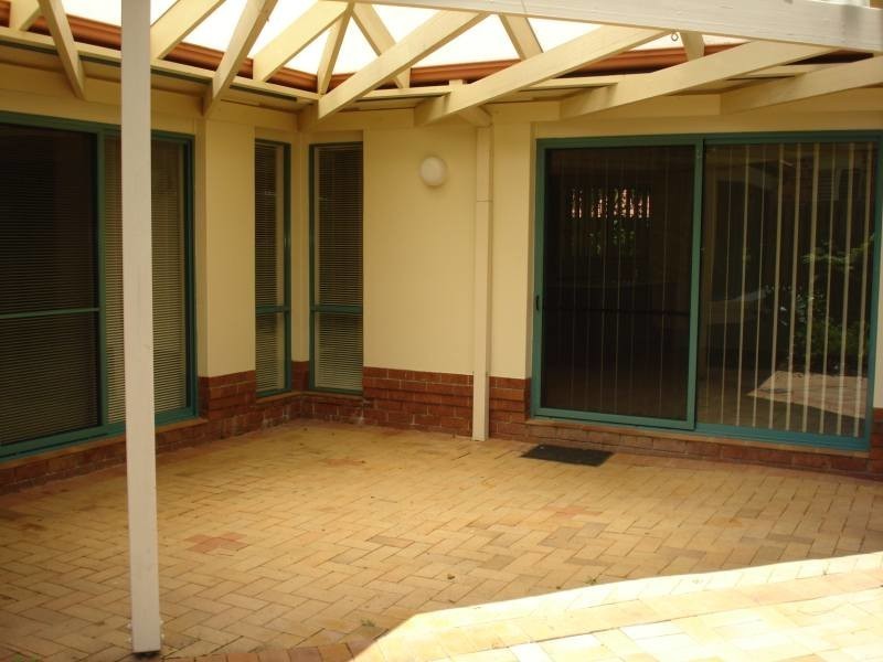 27 Monterey Keys Drive, Helensvale QLD 4212