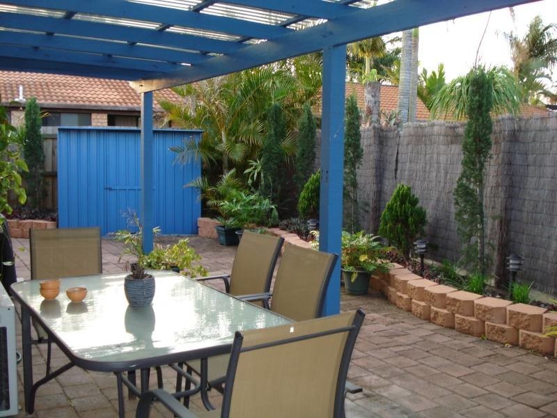 2/5 Elm Court, Labrador QLD 4215