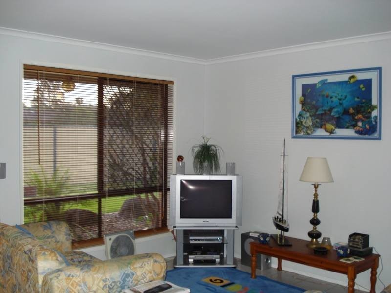 2/5 Elm Court, Labrador QLD 4215