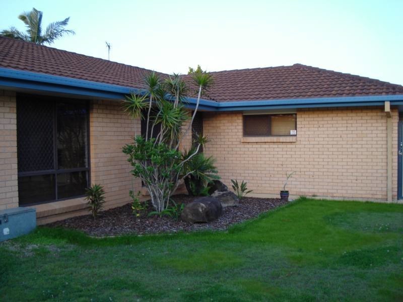 2/5 Elm Court, Labrador QLD 4215