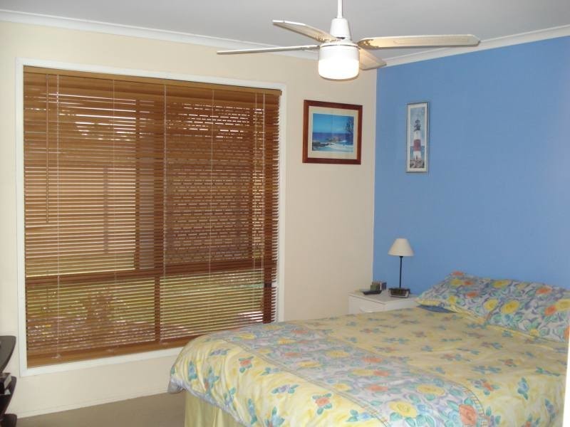 2/5 Elm Court, Labrador QLD 4215