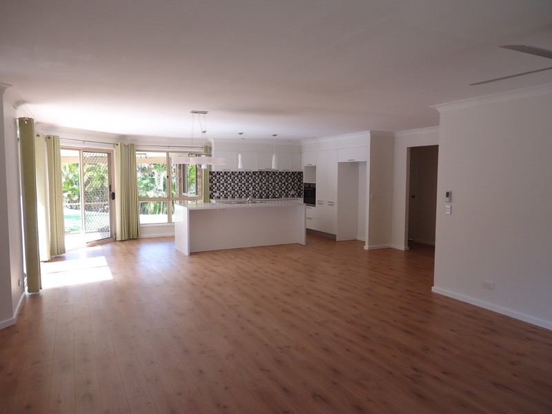 21 Alcott Court, Parkwood QLD 4214