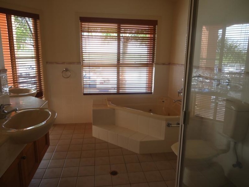 78 John Lund Drive, Hope Island QLD 4212
