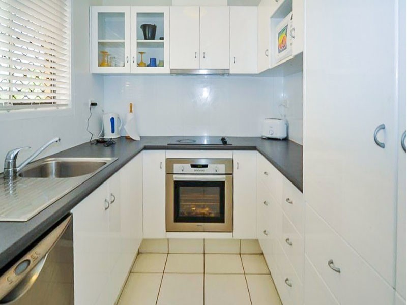 19 Nalkari Street, Coombabah QLD 4216