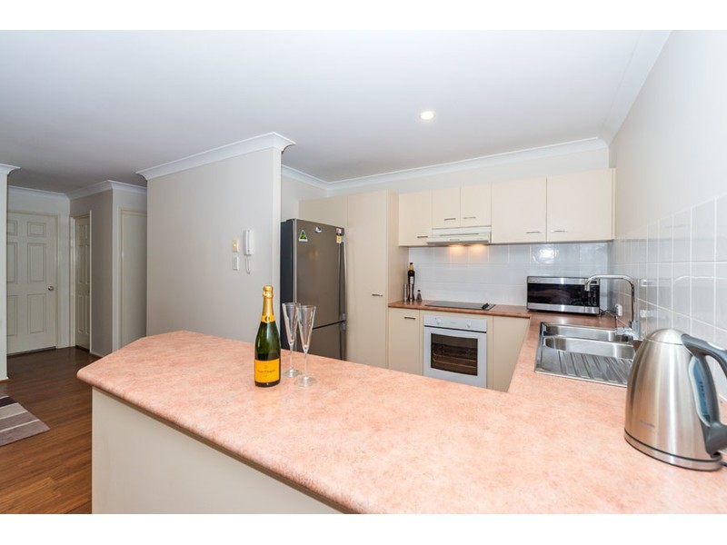 8/39-41 McMillan Street, Labrador QLD 4215