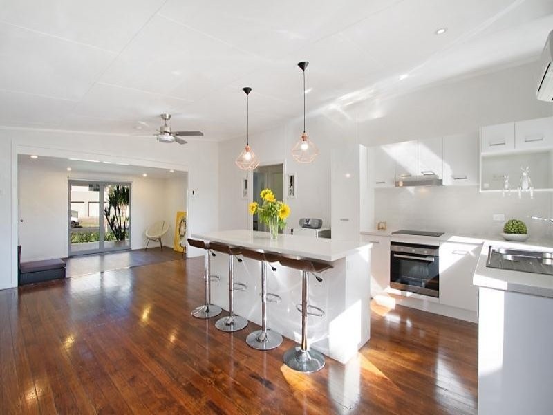 47 Victor Avenue, Paradise Point QLD 4216