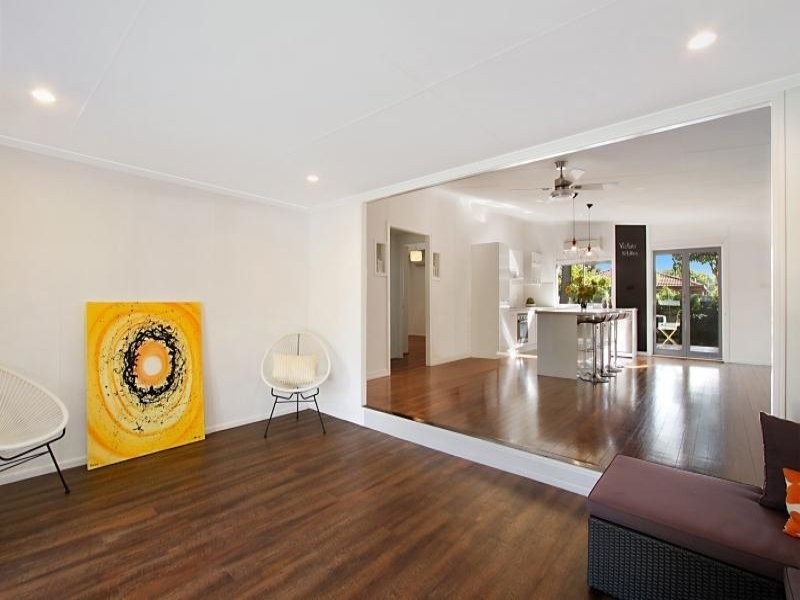 47 Victor Avenue, Paradise Point QLD 4216