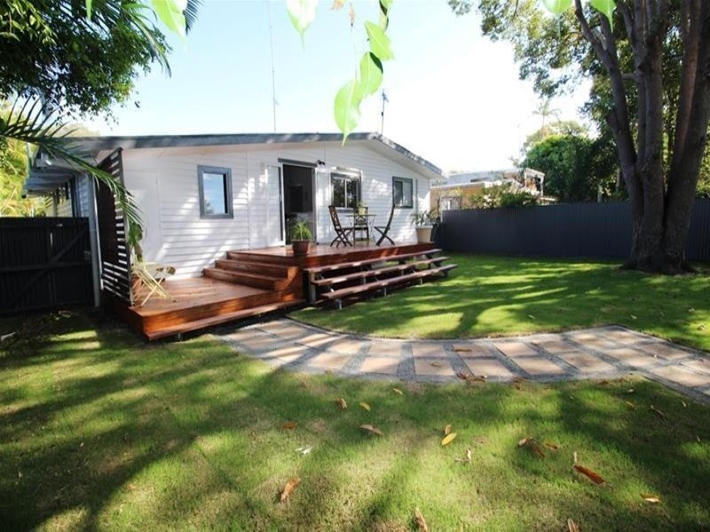 47 Victor Avenue, Paradise Point QLD 4216