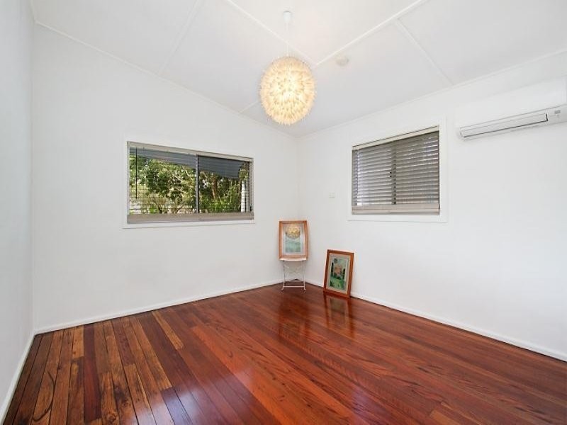 47 Victor Avenue, Paradise Point QLD 4216